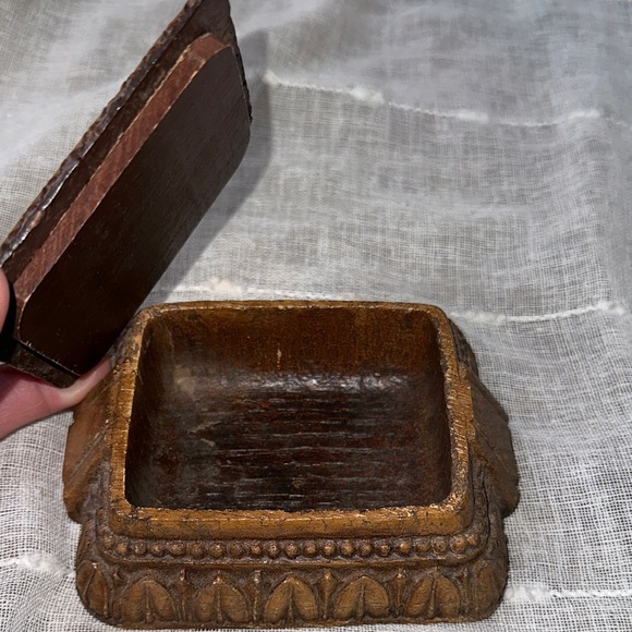 Victorian or Antique Intricately Hand Carved Wooden Trinket Box Removeable Lid - Picture 11 of 16